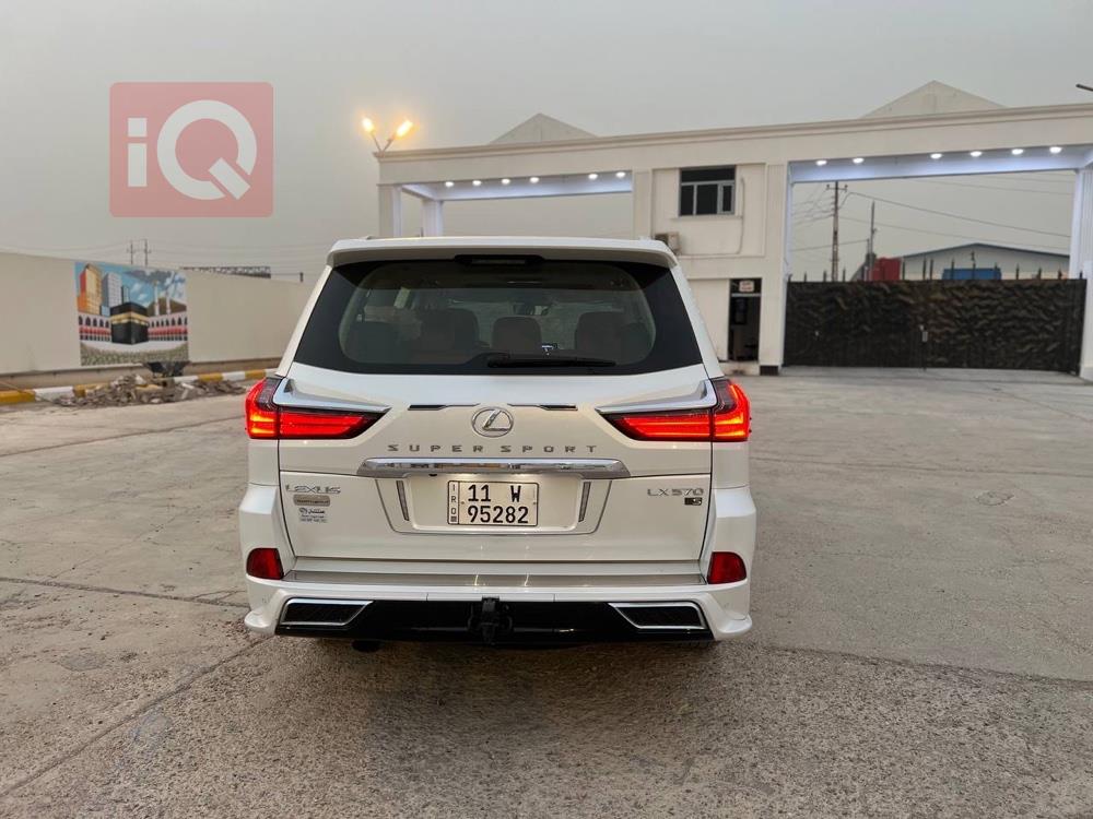 Lexus LX